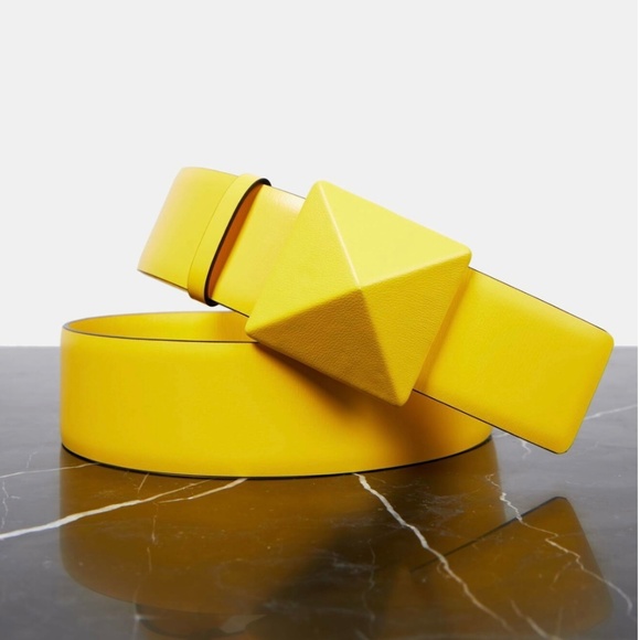 Valentino Rockstud Leather Yellow Belt, 80 cm - Picture 3 of 3